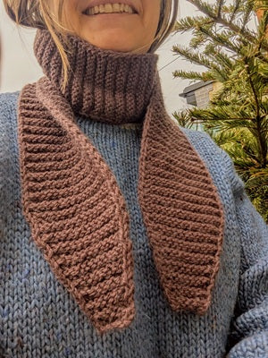 Simple neck warmer knitting kit